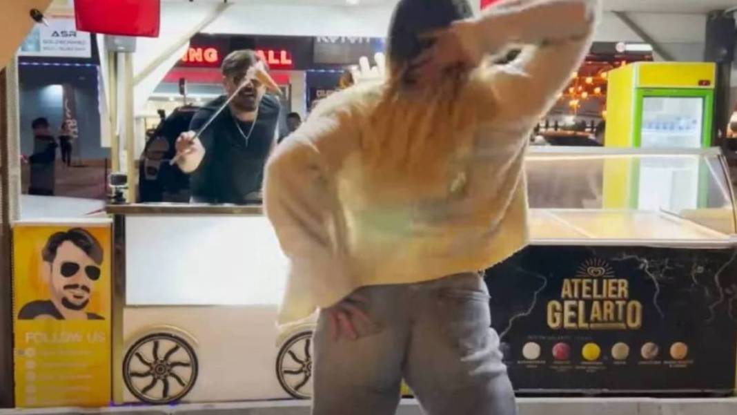 Çılgın Dondurmacı sınırı fena aştı! Kadın müşterisini kolundan tuttuğu gibi... Eşi şak diye bastı, bu sefer kurtuluşu yok! 1